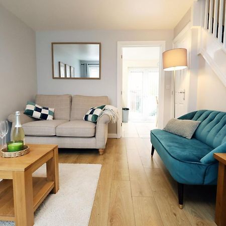 Relaxing 2-Bed Coastal Escape In Port Talbot Apartman Kültér fotó