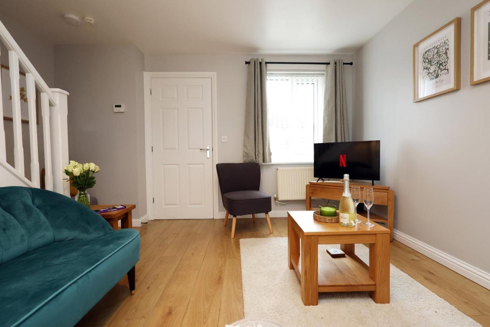 Relaxing 2-Bed Coastal Escape In Port Talbot Apartman Kültér fotó