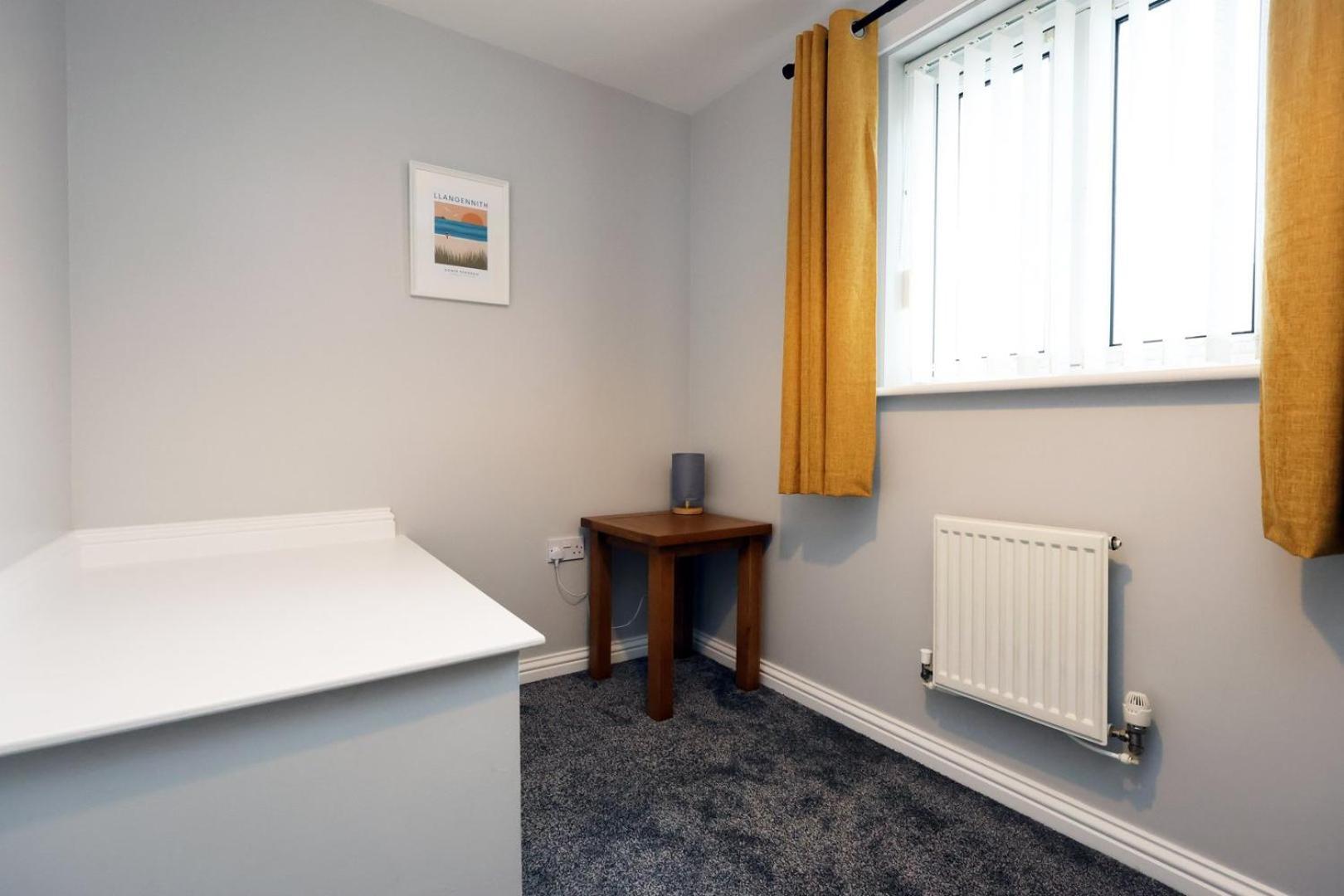 Relaxing 2-Bed Coastal Escape In Port Talbot Apartman Kültér fotó
