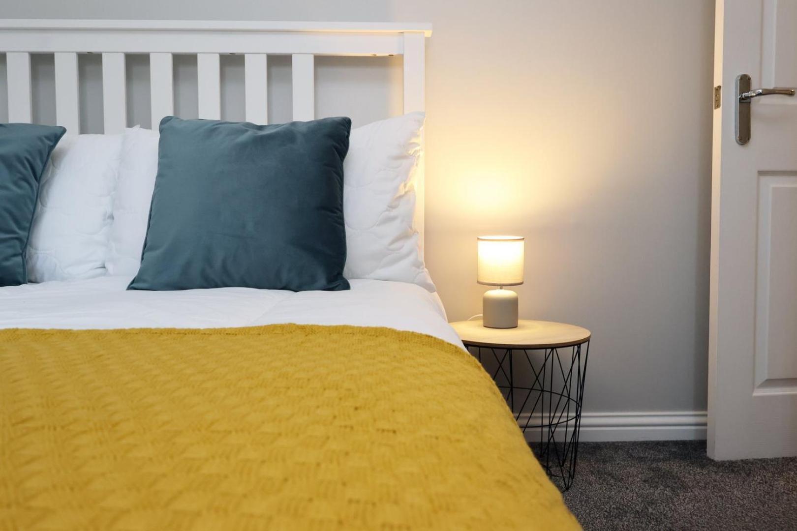 Relaxing 2-Bed Coastal Escape In Port Talbot Apartman Kültér fotó